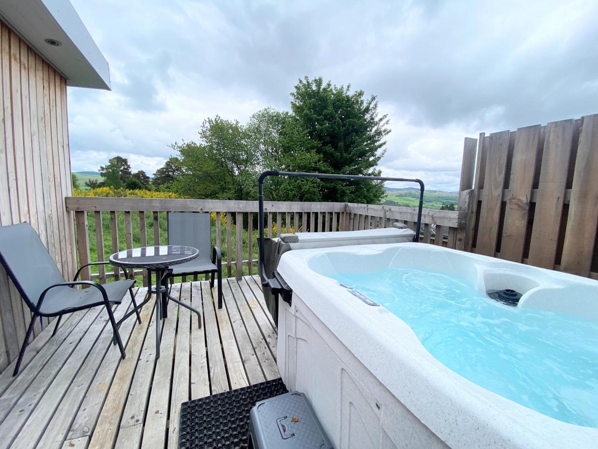 Kaoglen Lodge - Fawn Pod - Hot Tub - Dogs - Pitlochry - Luxury Blairgowrie and Rattray المظهر الخارجي الصورة